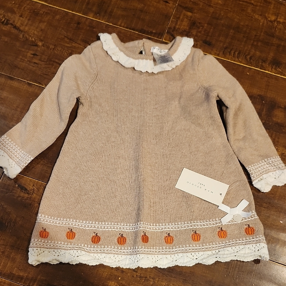 Max Studio Tan and Cream Knit Sweater